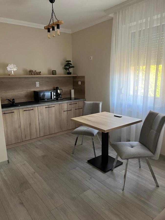 Alina Apartmanok Hajdúszoboszló Eksteriør billede