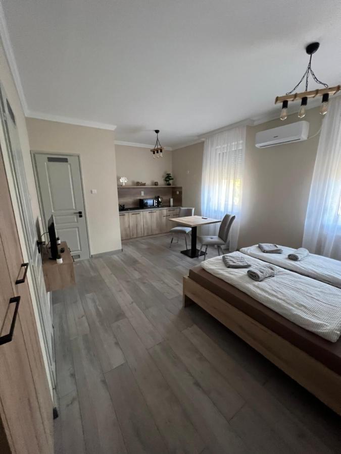 Alina Apartmanok Hajdúszoboszló Eksteriør billede