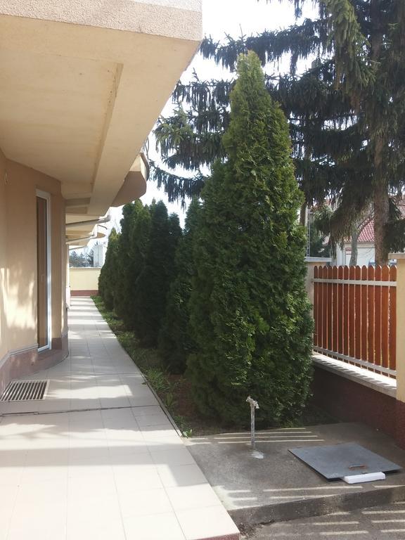 Alina Apartmanok Hajdúszoboszló Eksteriør billede